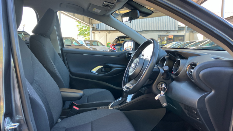 Toyota Yaris 1.5 Hybrid Design 5dr CVT Hybrid Hatchback